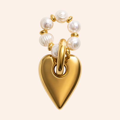 Ma boutique Amore interchangeable earring charm featuring a gold heart pendant accented with white pearl beads.